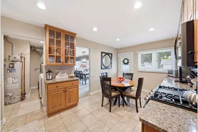 540 Milan Lane, Hoffman Estates, IL 60169 - Photo 10