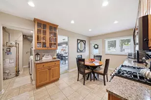 540 Milan Ln, Hoffman Estates, IL 60169 - Photo 10