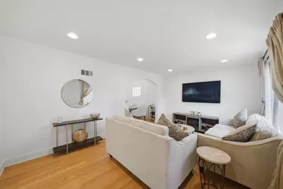 5216 Arcadia Avenue, Skokie, IL 60077 - Photo 12