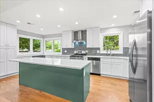 1400 E Ironwood Dr, Mount Prospect, IL 60056 - Photo 12