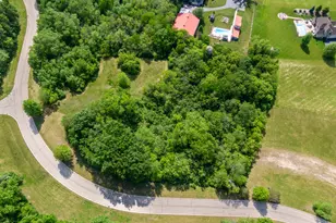 7393 English Oak Ln, Spring Grove, IL 60081 - Photo 1