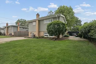 314 Drake St, Libertyville, IL 60048 - Photo 24