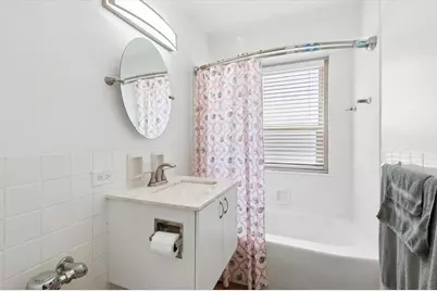 [Address not provided], Chicago, IL 60613 - Photo 6