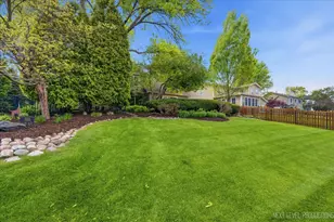 530 Olesen Dr, Naperville, IL 60540 - Photo 2