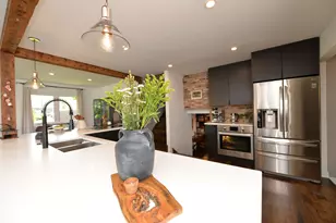 3902 N Galesburg Ave, Arlington Heights, IL 60004 - Photo 12