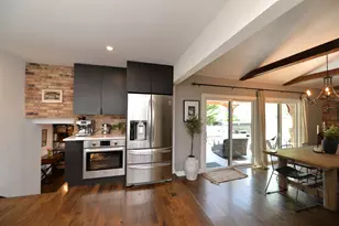 3902 N Galesburg Ave, Arlington Heights, IL 60004 - Photo 8