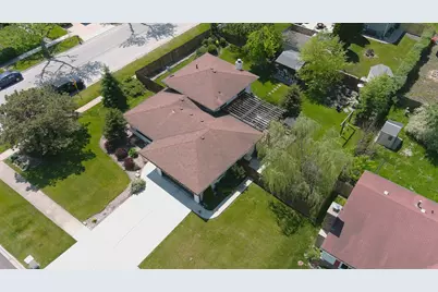 3902 N Galesburg Avenue, Arlington Heights, IL 60004 - Photo 6
