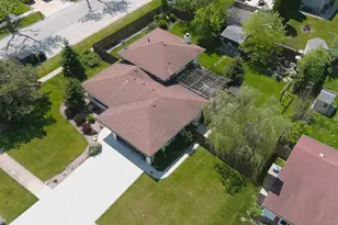 3902 N Galesburg Ave, Arlington Heights, IL 60004 - Photo 6