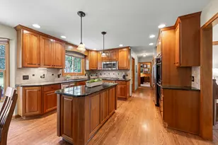 2012 Cromwell Dr, Wheaton, IL 60189 - Photo 10