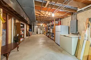 2012 Cromwell Dr, Wheaton, IL 60189 - Photo 30