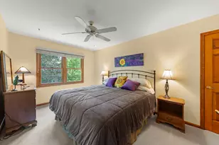 2012 Cromwell Dr, Wheaton, IL 60189 - Photo 26