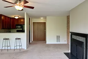 5900 Oakwood Dr, Lisle, IL 60532 - Photo 6