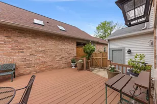1610 Astor Ave, Oakbrook Terrace, IL 60181 - Photo 24