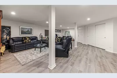 1610 Astor Avenue, Oakbrook Terrace, IL 60181 - Photo 22