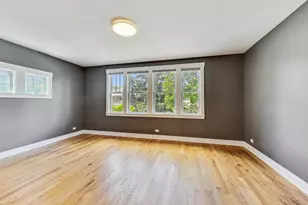 8101 Floral Ave, Skokie, IL 60077 - Photo 16