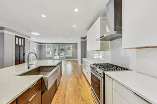 8101 Floral Ave, Skokie, IL 60077 - Photo 8