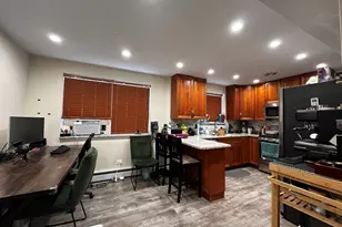 8052 N Oriole Ave, Niles, IL 60714 - Photo 6