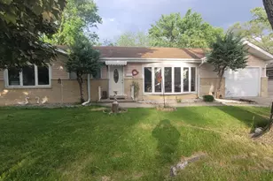 9425 Margail Ave, Des Plaines, IL 60016 - Photo 4