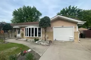 9425 Margail Ave, Des Plaines, IL 60016 - Photo 1