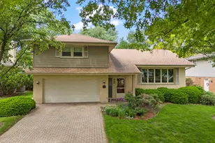 848 S Hillcrest Ave, Elmhurst, IL 60126 - Photo 1