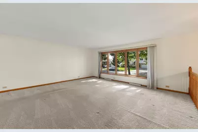 848 S Hillcrest Avenue, Elmhurst, IL 60126 - Photo 2