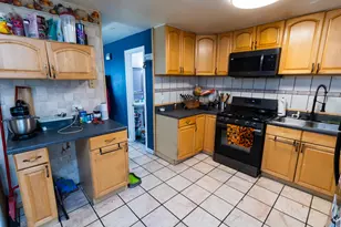 8810 Robin Dr, Des Plaines, IL 60016 - Photo 6