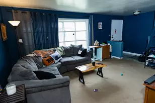 8810 Robin Dr, Des Plaines, IL 60016 - Photo 2