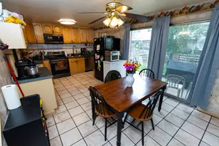 8810 Robin Dr, Des Plaines, IL 60016 - Photo 8