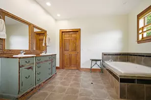 703 W Wood Street W, Bloomington, IL 61701 - Photo 24