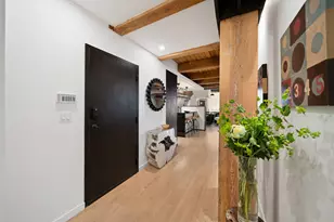 811 W Aldine Ave, Chicago, IL 60657 - Photo 6