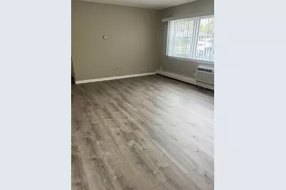 10805 S Lloyd Drive #2, Worth, IL 60482 - Photo 4
