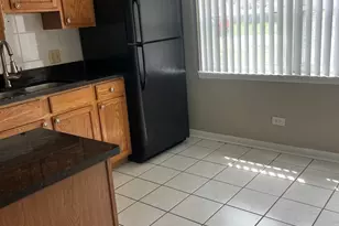 10805 S Lloyd Dr, Worth, IL 60482 - Photo 6