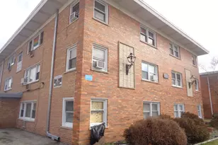 10805 S Lloyd Dr, Worth, IL 60482 - Photo 1