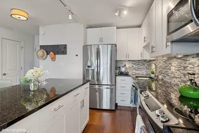 2930 N Sheridan Road #1609, Chicago, IL 60657 - Photo 6