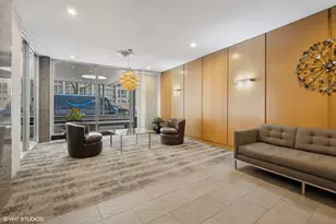 2930 N Sheridan Rd, Chicago, IL 60657 - Photo 2