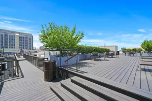 758 N Larrabee St, Chicago, IL 60654 - Photo 18