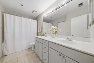 758 N Larrabee St, Chicago, IL 60654 - Photo 12