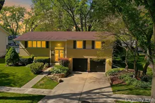 898 E Schirra Dr, Palatine, IL 60074 - Photo 2