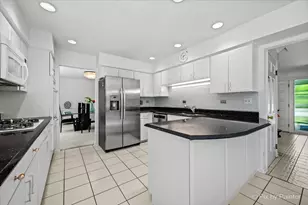 3935 Michael Ln, Glenview, IL 60026 - Photo 12