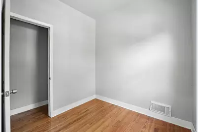 307 E 136th Place, Chicago, IL 60827 - Photo 8