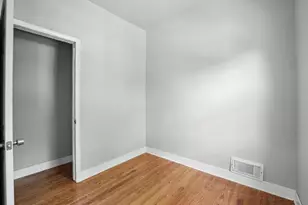 307 E 136th Pl, Chicago, IL 60827 - Photo 8
