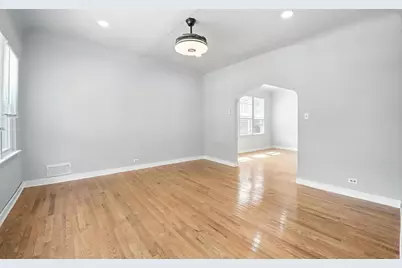 307 E 136th Place, Chicago, IL 60827 - Photo 4