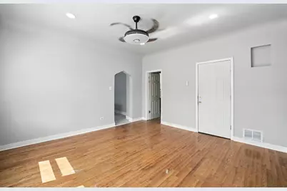 307 E 136th Place, Chicago, IL 60827 - Photo 12