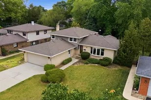 565 Eletson Dr, Crystal Lake, IL 60014 - Photo 32