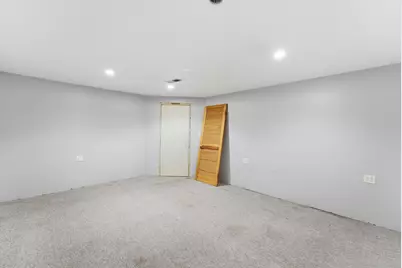 565 Eletson Drive, Crystal Lake, IL 60014 - Photo 20