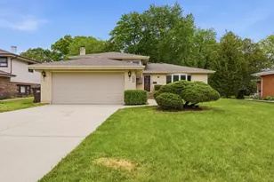 565 Eletson Dr, Crystal Lake, IL 60014 - Photo 30