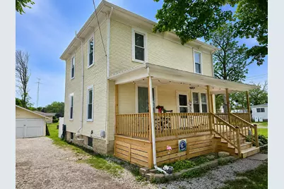 210 E 6th Avenue, Clifton, IL 60927 - Photo 1