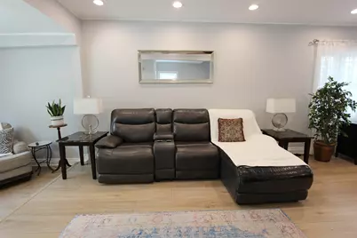 4719 W Warwick Avenue, Chicago, IL 60641 - Photo 6