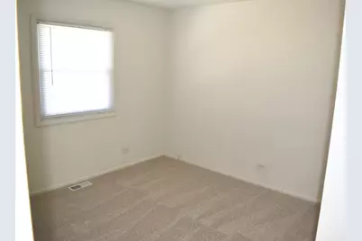 7040 Meadowbrook Lane, Hanover Park, IL 60133 - Photo 14