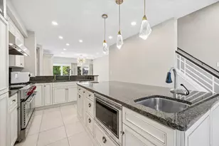 125 Circle Ridge Dr, Burr Ridge, IL 60527 - Photo 8